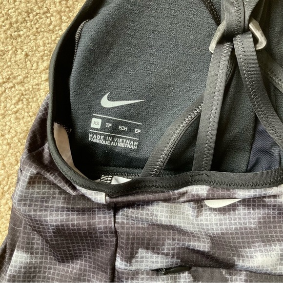 Nike Tankini Swim Top XS Black Gray White Pattern - Picture 3 of 7